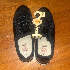 Earth Spirit Women’s Slip On Comfort Sneakers Black Size 7 NEW